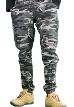 Load image into Gallery viewer, Men’s Stretch Black Camo Joggers Pants