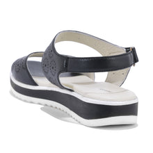 Load image into Gallery viewer, Women&#39;s Genuine Leather Outdoor Flat Sandals # 9314
