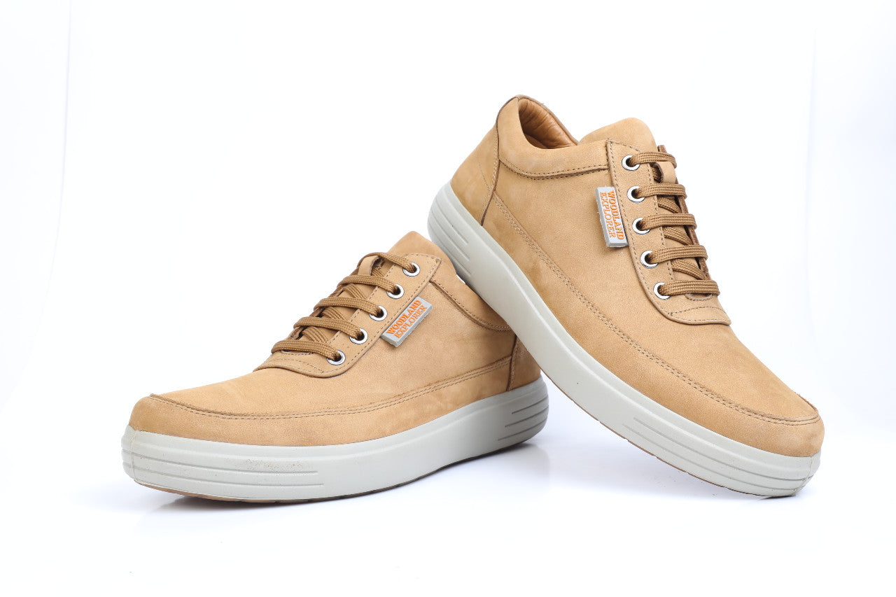 Woodland Men's Leather Sneakers Worth Rs 3495 Now at Rs 1749